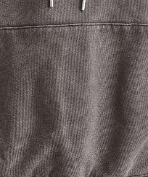 tk.TAKEO KIKUCHI（ティーケータケオキクチ）の「ヘヴィウェイトヴィンテージプルパーカ（パーカー・メンズ・グレー/ブラック/ブラウン系その他・01/03/02）」の4枚目の写真