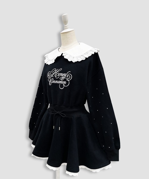 Honey Cinnamon（ハニーシナモン）の「袖ビジュー裏起毛スウェットワンピース（ワンピース・レディース・ホワイト/ブラック・FREE）」の8枚目の写真