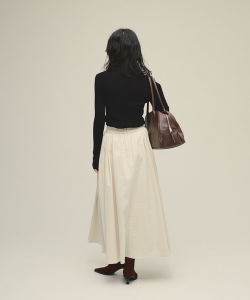 eL（エル）の「【eL】Tuck Gather Volume Skirt/603941（スカート・レディース・アイボリー/ブラック・FREE）」の4枚目の写真