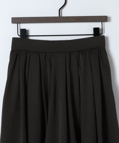 eL（エル）の「【eL】Tuck Gather Volume Skirt/603941（スカート・レディース・アイボリー/ブラック・FREE）」の7枚目の写真