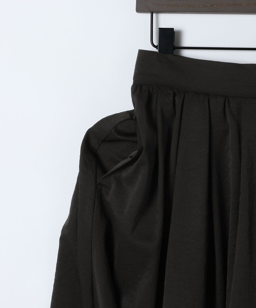 eL（エル）の「【eL】Tuck Gather Volume Skirt/603941（スカート・レディース・アイボリー/ブラック・FREE）」の9枚目の写真