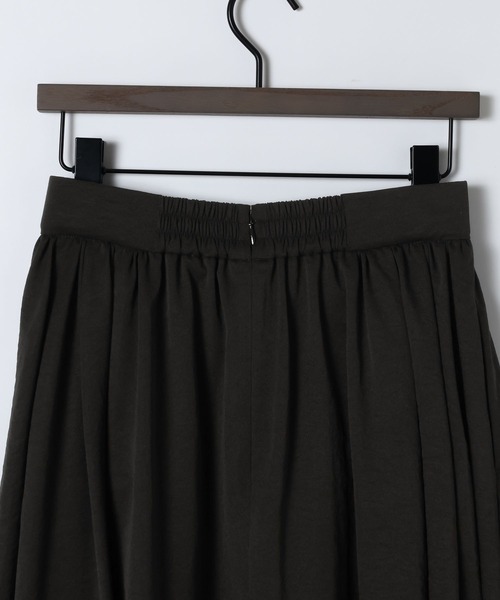 eL（エル）の「【eL】Tuck Gather Volume Skirt/603941（スカート・レディース・アイボリー/ブラック・FREE）」の11枚目の写真