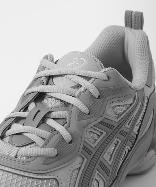 URBAN RESEARCH（アーバンリサーチ）の「ASICS　GEL-NYC RGD（スニーカー・メンズ・グレー・26.5/27.5/30.5/29.5/29/26/28/28.5/27）」の2枚目の写真