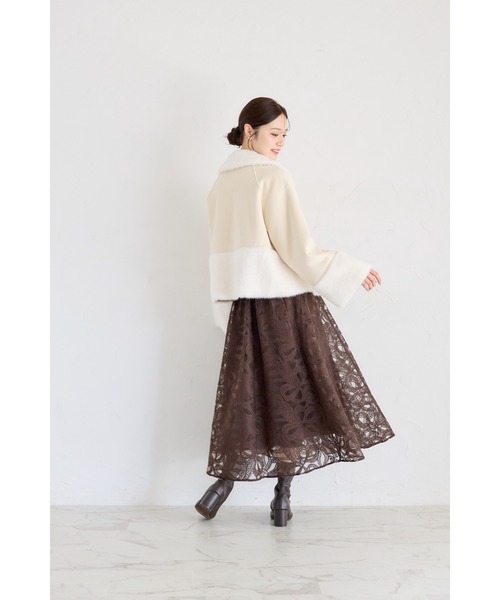 tocco closet（トッコ　クローゼット）の「シャギーファー切り替えフェイクムートンショートコート（ムートンコート・レディース・アイボリー/グレー・M）」の5枚目の写真