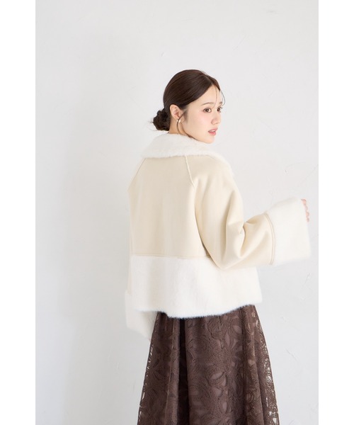 tocco closet（トッコ　クローゼット）の「シャギーファー切り替えフェイクムートンショートコート（ムートンコート・レディース・アイボリー/グレー・M）」の9枚目の写真