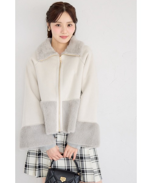 tocco closet（トッコ　クローゼット）の「シャギーファー切り替えフェイクムートンショートコート（ムートンコート・レディース・アイボリー/グレー・M）」の14枚目の写真
