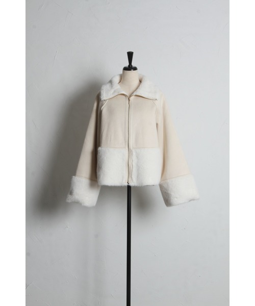 tocco closet（トッコ　クローゼット）の「シャギーファー切り替えフェイクムートンショートコート（ムートンコート・レディース・アイボリー/グレー・M）」の19枚目の写真