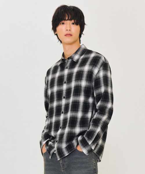 CHASECULT(チェイスカルト)の「男性フランネルシャドーチェックシャツ-ブラック(シャツ/ブラウス・メンズ・ブラック・100/95/105)」の2枚目の写真