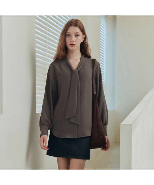 ZEROSTREET（ゼロストリート）の「[10カラー] タイブラウス（シャツ/ブラウス・レディース・パープル/Beige/イエロー/グレー系/PINK/ブラウン/ブラック/アイボリー/ネイビー/ブルー/ラベンダー/ライトイエロー・MEDIUM/SMALL）」の4枚目の写真