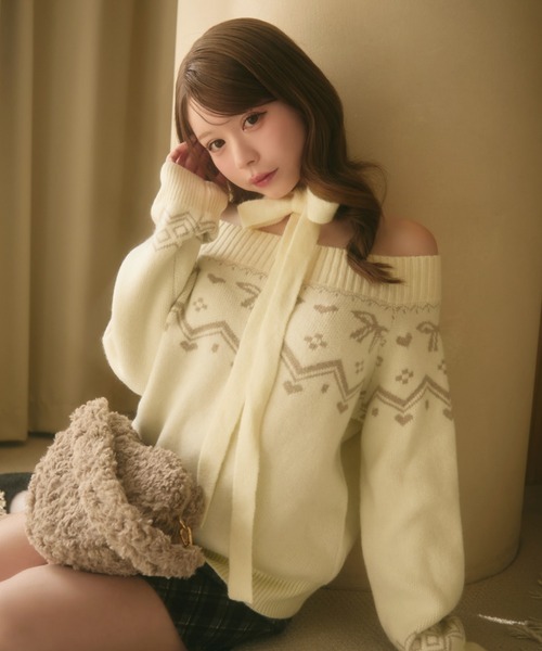 TITTY&CO.（ティティーアンドコー）の「ノルディック柄リボン付きオフショルダーニット（ニット/セーター・レディース・ピンク/グレー/ホワイト×ブルー/ブルー/ベージュ/ベージュ系その他・FREE）」の5枚目の写真