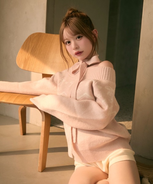 TITTY&CO.（ティティーアンドコー）の「ノルディック柄リボン付きオフショルダーニット（ニット/セーター・レディース・ピンク/グレー/ホワイト×ブルー/ブルー/ベージュ/ベージュ系その他・FREE）」の10枚目の写真