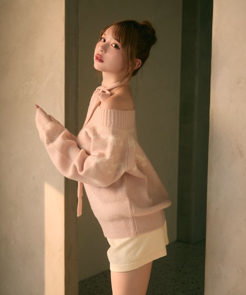 TITTY&CO.（ティティーアンドコー）の「ノルディック柄リボン付きオフショルダーニット（ニット/セーター・レディース・ピンク/グレー/ホワイト×ブルー/ブルー/ベージュ/ベージュ系その他・FREE）」の18枚目の写真