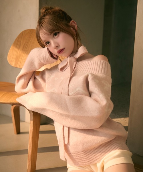 TITTY&CO.（ティティーアンドコー）の「ノルディック柄リボン付きオフショルダーニット（ニット/セーター・レディース・ピンク/グレー/ホワイト×ブルー/ブルー/ベージュ/ベージュ系その他・FREE）」の8枚目の写真
