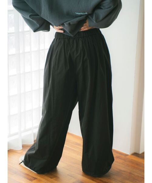 Ungrid（アングリッド）の「バレルレッグタックパンツ（その他パンツ・レディース・ブラック/ベージュ/ピンク・FREE）」の8枚目の写真