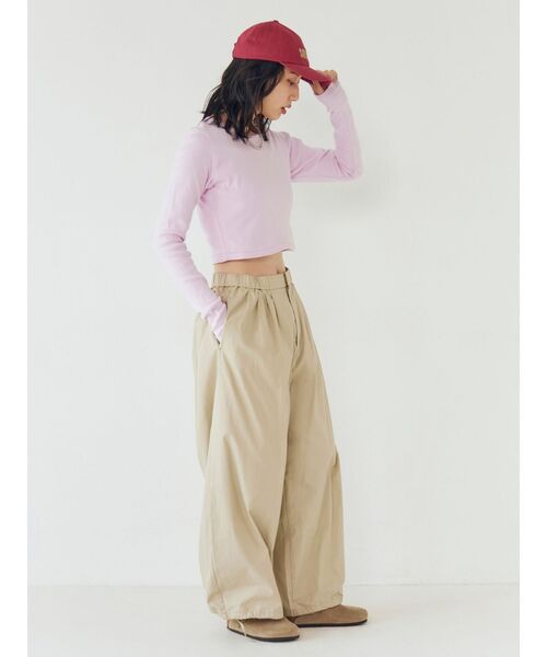 Ungrid（アングリッド）の「バレルレッグタックパンツ（その他パンツ・レディース・ブラック/ベージュ/ピンク・FREE）」の17枚目の写真