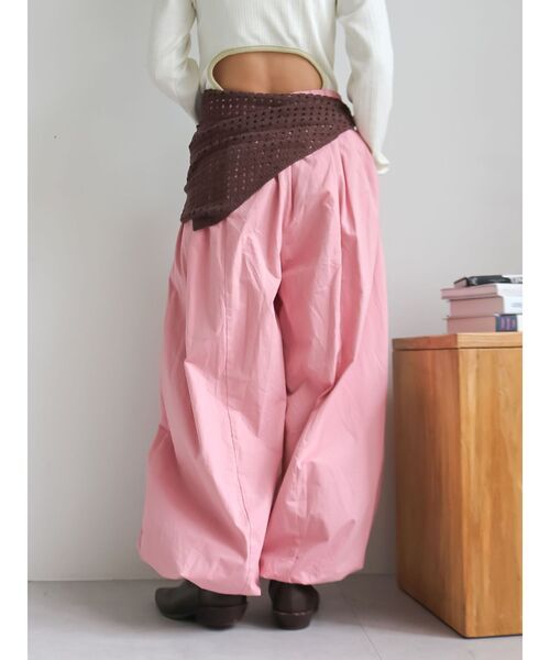 Ungrid（アングリッド）の「バレルレッグタックパンツ（その他パンツ・レディース・ブラック/ベージュ/ピンク・FREE）」の21枚目の写真