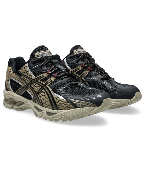 ASICS(アシックス)の「ASICS GEL-NIMBUS 10.1 GTX(アシックス ゲルニンバス 10.1 GTX)(スニーカー・メンズ・ホワイト系/ブラック系・25.5cm/26cm/26.5cm/27cm/27.5cm/28cm/29cm/28.5cm/23cm/23.5cm/24cm/25cm)」の2枚目の写真