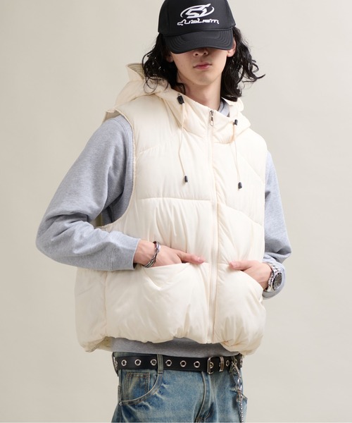 CALIFORNIA OUTFITTERS(カリフォルニア アウトフィッターズ)の「11C15 ドロストフード 中綿ベスト(ダウンベスト・メンズ・アイボリー/ブラック/グレー・FREE)」の1枚目の写真