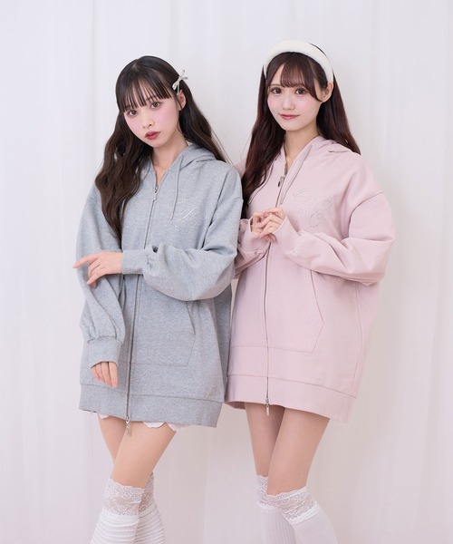 Honey Cinnamon（ハニーシナモン）の「羽ビジュージップパーカー（パーカー・レディース・グレー/ピンク・FREE）」の4枚目の写真