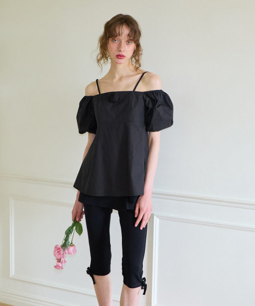 SALON DE YOHN（サロンドヨーン）の「Two-way Off Shoulder Corsage Blouse_ Black（シャツ/ブラウス・レディース・その他・MEDIUM/SMALL）」の2枚目の写真