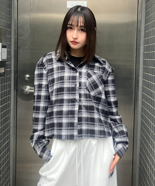 .KOM(ドットコム)の「A'GEM/9 × .kom 『.KOM/ドットケーオーエム』チェッククロップドロングスリーブシャツ(シャツ/ブラウス・レディース・ブルー/ブラック・FREE)」の16枚目の写真