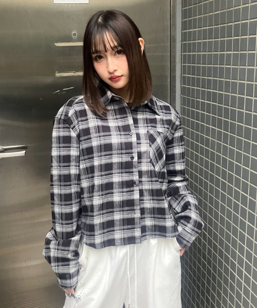 .KOM(ドットコム)の「A'GEM/9 × .kom 『.KOM/ドットケーオーエム』チェッククロップドロングスリーブシャツ(シャツ/ブラウス・レディース・ブルー/ブラック・FREE)」の17枚目の写真