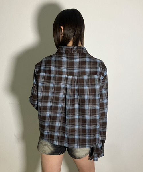 .KOM(ドットコム)の「A'GEM/9 × .kom 『.KOM/ドットケーオーエム』チェッククロップドロングスリーブシャツ(シャツ/ブラウス・レディース・ブルー/ブラック・FREE)」の11枚目の写真