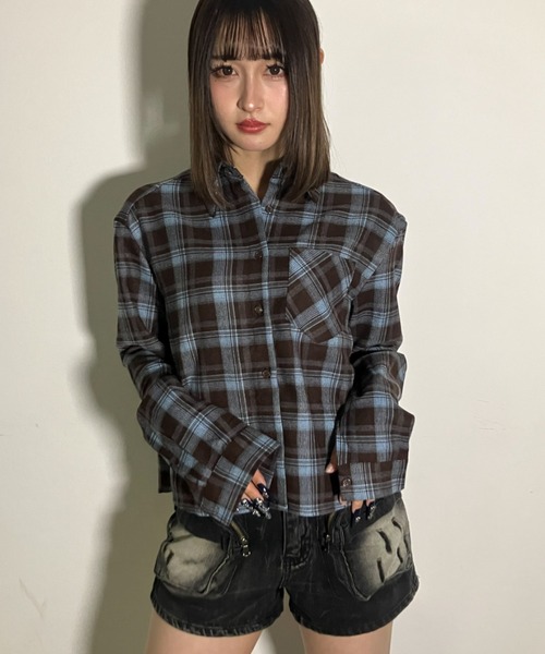 .KOM(ドットコム)の「A'GEM/9 × .kom 『.KOM/ドットケーオーエム』チェッククロップドロングスリーブシャツ(シャツ/ブラウス・レディース・ブルー/ブラック・FREE)」の3枚目の写真