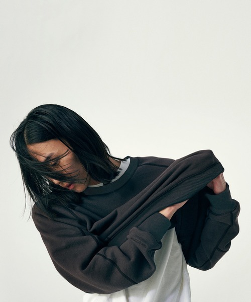 NB GREY レギュラーフィットクルーネック（スウェット）｜New Balance