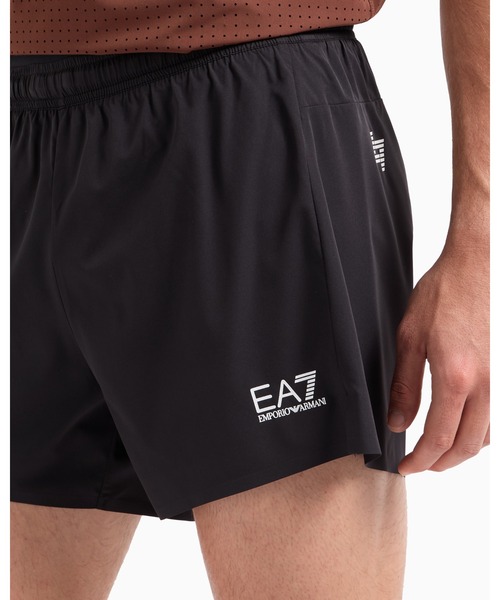 EMPORIO ARMANI EA7(エンポリオアルマーニイーエーセブン)の「<オンライン限定>【エンポリオ アルマーニ EA7】Dynamic Athlete ショートパンツ VENTUS7テクニカルファブリック(その他パンツ・メンズ・ブラック・XX-LARGE)」の4枚目の写真