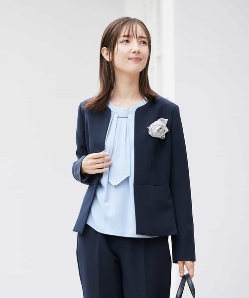 a.v.v（アーヴェヴェ）の「【洗える/ストレッチ/セットアップ対応】ダブルクロスキーネックジャケット（ノーカラージャケット・レディース・グレー系その他/ブラック/ネイビー・36/40/38/34/42）」の5枚目の写真