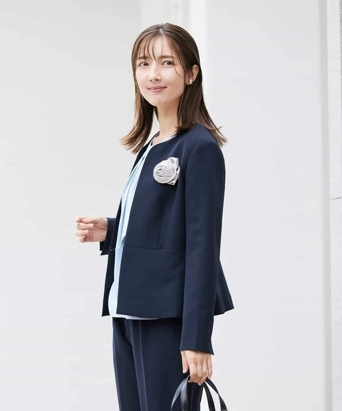 a.v.v（アーヴェヴェ）の「【洗える/ストレッチ/セットアップ対応】ダブルクロスキーネックジャケット（ノーカラージャケット・レディース・グレー系その他/ブラック/ネイビー・36/40/38/34/42）」の6枚目の写真