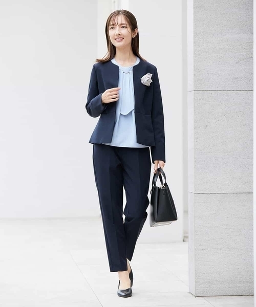 a.v.v（アーヴェヴェ）の「【洗える/ストレッチ/セットアップ対応】ダブルクロスキーネックジャケット（ノーカラージャケット・レディース・グレー系その他/ブラック/ネイビー・36/40/38/34/42）」の9枚目の写真