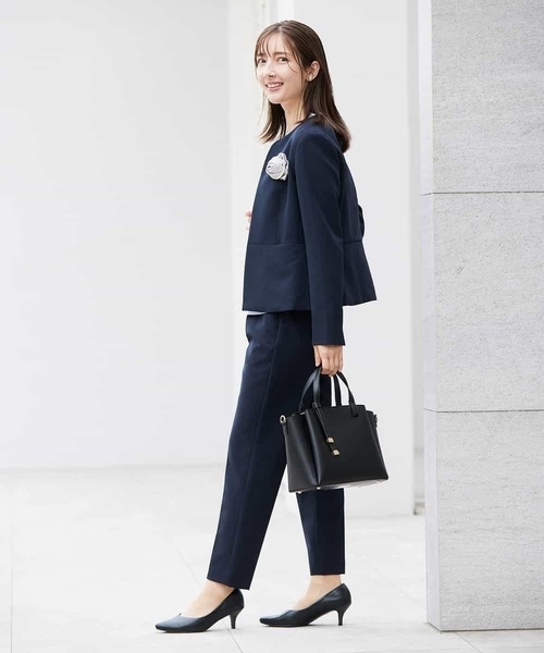 a.v.v（アーヴェヴェ）の「【洗える/ストレッチ/セットアップ対応】ダブルクロスキーネックジャケット（ノーカラージャケット・レディース・グレー系その他/ブラック/ネイビー・36/40/38/34/42）」の13枚目の写真