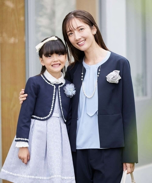 a.v.v（アーヴェヴェ）の「【洗える/ストレッチ/セットアップ対応】ダブルクロスキーネックジャケット（ノーカラージャケット・レディース・グレー系その他/ブラック/ネイビー・36/40/38/34/42）」の14枚目の写真