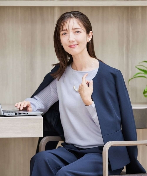 a.v.v（アーヴェヴェ）の「【洗える/ストレッチ/セットアップ対応】ダブルクロスキーネックジャケット（ノーカラージャケット・レディース・グレー系その他/ブラック/ネイビー・36/40/38/34/42）」の18枚目の写真