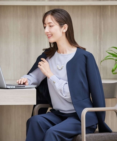 a.v.v（アーヴェヴェ）の「【洗える/ストレッチ/セットアップ対応】ダブルクロスキーネックジャケット（ノーカラージャケット・レディース・グレー系その他/ブラック/ネイビー・36/40/38/34/42）」の19枚目の写真