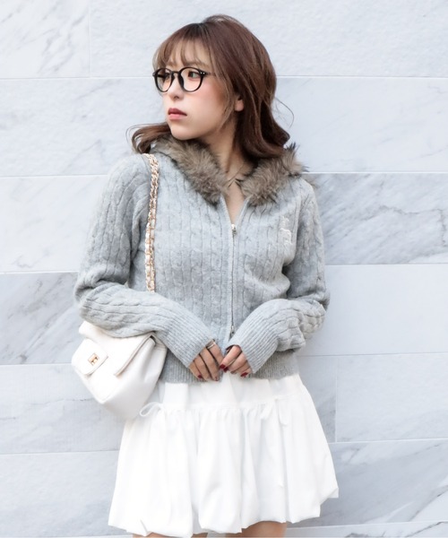 GORGE(ゴージ)の「《ケーブル編み×ファーフード》ダブルZIPニットパーカー/秋冬トップス(パーカー・レディース・グレー/アイボリー/ブラック・F)」の8枚目の写真