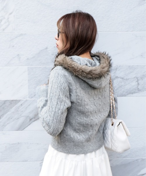 セール】《ケーブル編み×ファーフード》ダブルZIPニットパーカー／秋冬