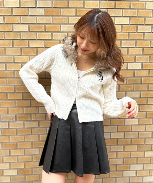 GORGE(ゴージ)の「《ケーブル編み×ファーフード》ダブルZIPニットパーカー/秋冬トップス(パーカー・レディース・グレー/アイボリー/ブラック・F)」の11枚目の写真