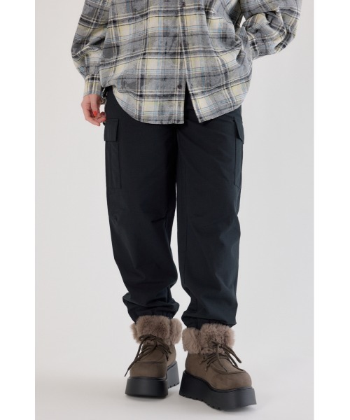 RODEO CROWNS WIDE BOWL（ロデオクラウンズワイドボウル）の「カーゴJOGパンツ（カーゴパンツ・レディース・ベージュ/ブラック/スモークピンク/カーキ・SMALL/MEDIUM）」の2枚目の写真