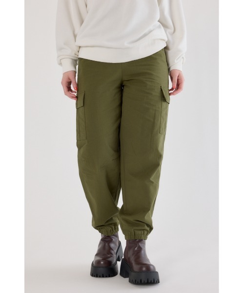 RODEO CROWNS WIDE BOWL（ロデオクラウンズワイドボウル）の「カーゴJOGパンツ（カーゴパンツ・レディース・ベージュ/ブラック/スモークピンク/カーキ・SMALL/MEDIUM）」の18枚目の写真