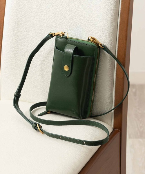 BELLIES YORK(ベリーズヨーク)の「【BELLIES YORK/ベリーズヨーク】イタリア牛革 スマートフォンショルダー(ショルダーバッグ・メンズ・グレー系/ブラック/ブラウン/グリーン・FREE)」の4枚目の写真