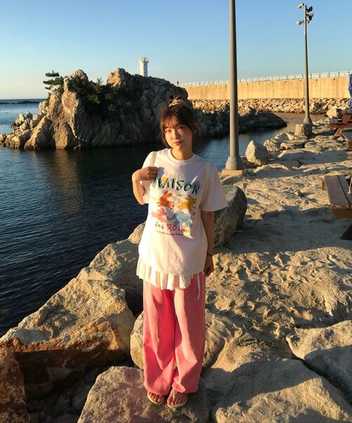 ROIDESROIS(ロワデロワ)の「メゾンジョイフル 半袖Tシャツ (ワイン)(Tシャツ/カットソー・レディース・その他・S/M/L/XL/2XL)」の3枚目の写真