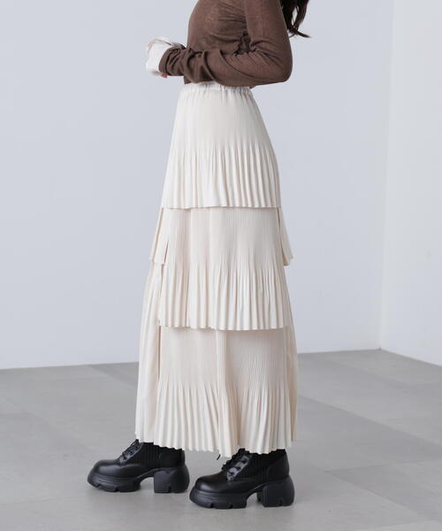 FREE'S MART(フリーズマート)の「◇ランダムプリーツティアードスカート(スカート・レディース・ブラック/ホワイト/ブルー・SMALL/MEDIUM)」の11枚目の写真