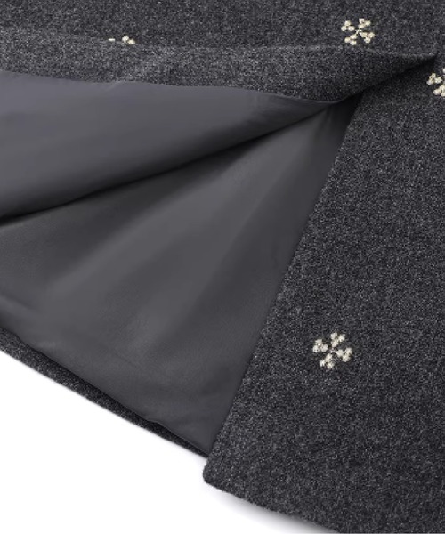 LA POMME petit（ラポミ・プチ）の「Texture Embroidery Skirt Set Up（セットアップ・レディース・グレー・LARGE/MEDIUM/SMALL）」の6枚目の写真