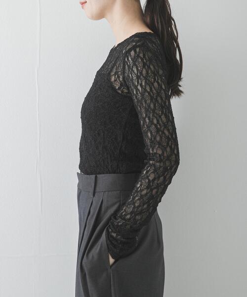 URBAN RESEARCH（アーバンリサーチ）の「ストレッチレーストップス（Tシャツ/カットソー・レディース・オフホワイト/ブラック・FREE）」の17枚目の写真