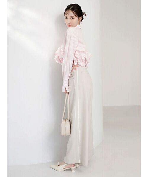 dazzlin（ダズリン）の「ウェーブフリルショートシャツ（シャツ/ブラウス・レディース・ブルー/ピンク/オフホワイト・FREE）」の7枚目の写真