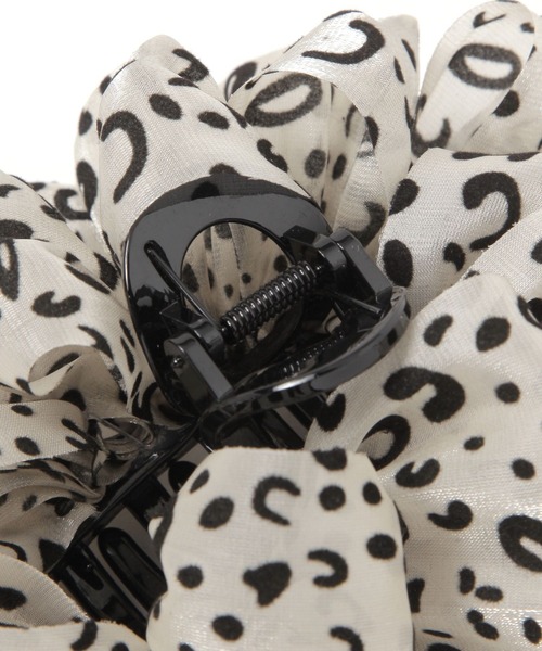 LOWRYS FARM（ローリーズファーム）の「ヒョウガラシフォンバンス　640812（バレッタ/ヘアクリップ・レディース・アイボリー/ブラウン・FREE）」の6枚目の写真