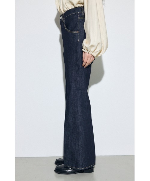 AZUL by moussy（アズールバイマウジー）の「【サイズ,身長別画像あり】AZUL DENIM センタープレスフレアデニム ショート丈（デニムパンツ・レディース・ブルー/ワンウォッシュ・24inch/25inch/26inch/27inch）」の15枚目の写真